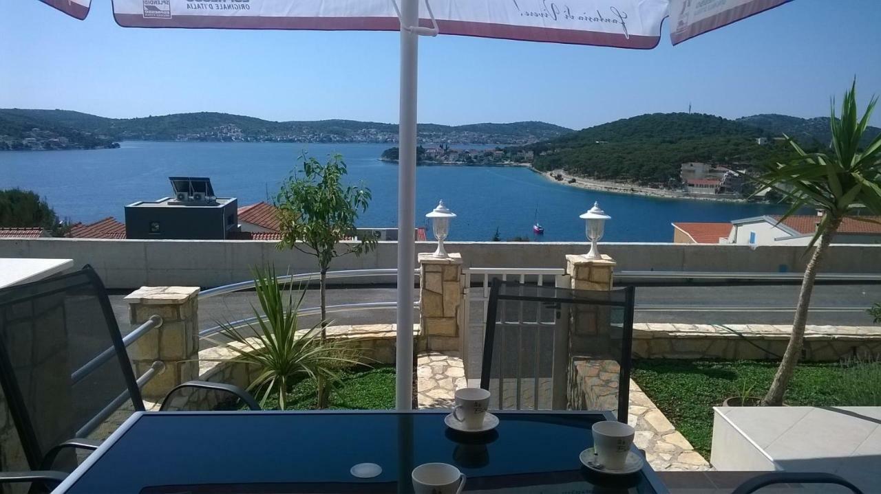 روغوزنيكا Apartment Rogoznica المظهر الخارجي الصورة